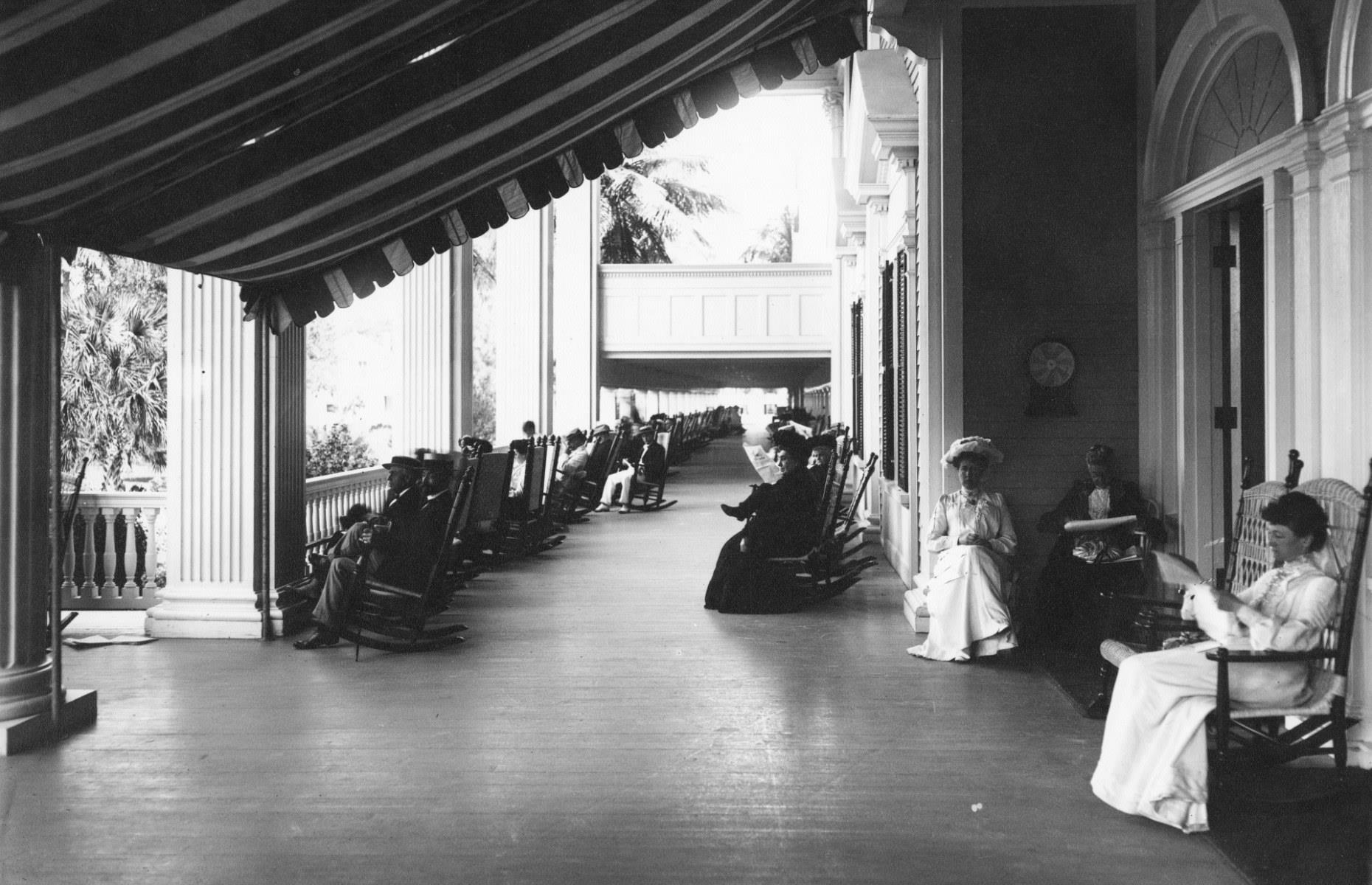 1895: Relaxing on the veranda